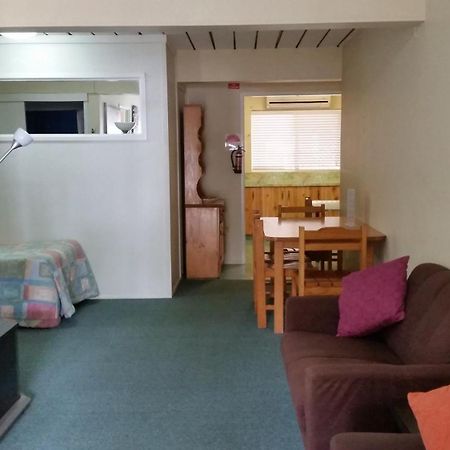 Clifford Park Motor Inn Toowoomba Szoba fotó